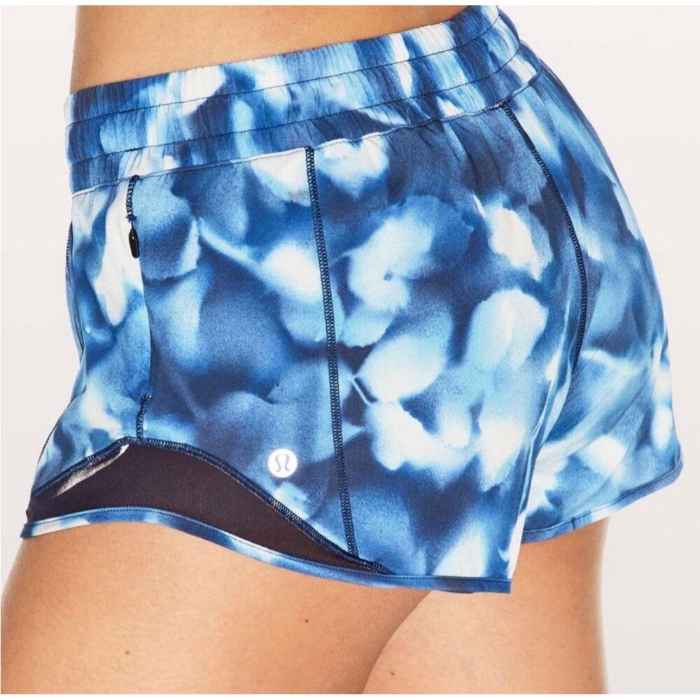 Lululemon Hotty Hot Shorts Size 6